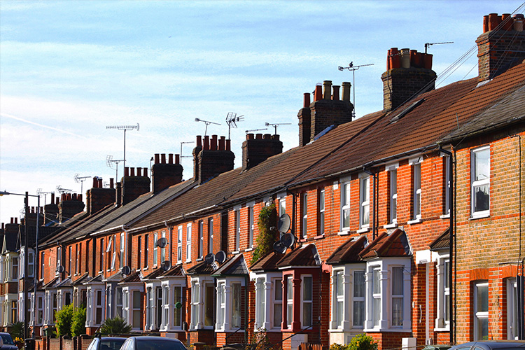 UK Property Asking Prices Fall, Headwinds Remain for 2025